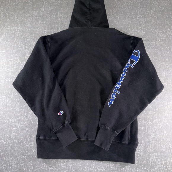Champion Hoodie Mens Medium Black Reverse Weave Fleece Pullover Logo Sleeve - Picture 8 of 8